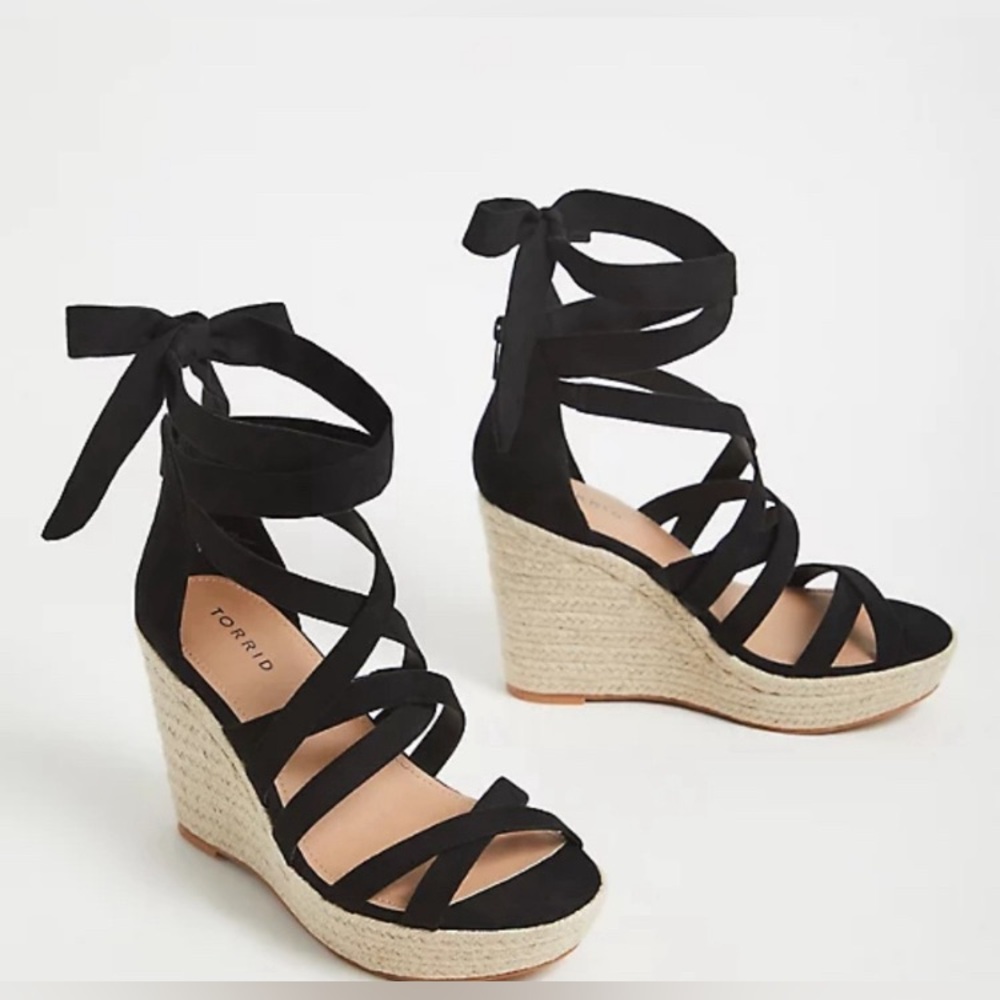 Torrid black wedge strappy sandals 7WW